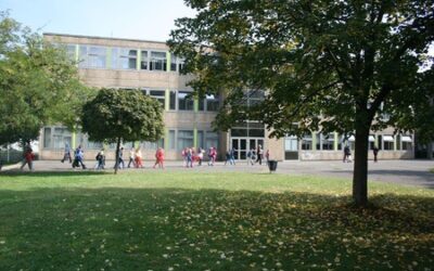 Nagy László Általános Iskola és Gimnázium – Laboráns